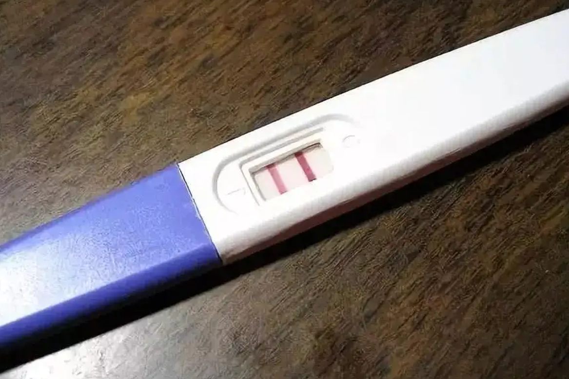 验孕棒表示怀孕的图片图片